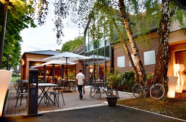 Terrasse de l'hôtel Ibis Maisons Laffitte